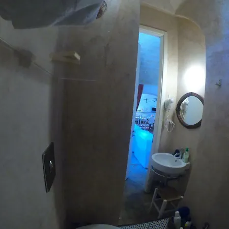 Gli Ipogei Nel Cuore Di * Matera
